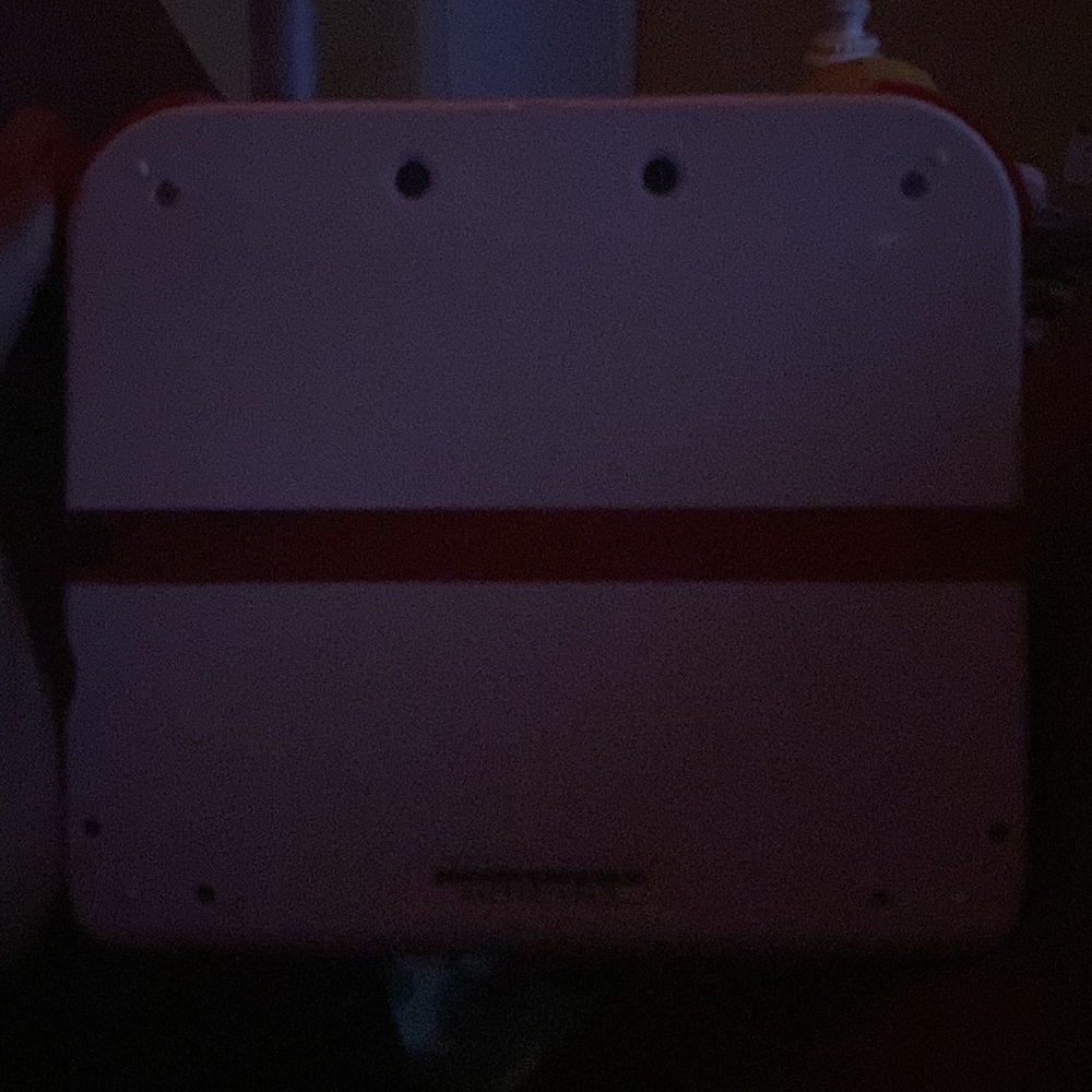 It come with a charger and stuff and it works all the way no problems with it - Picture 2 of 2